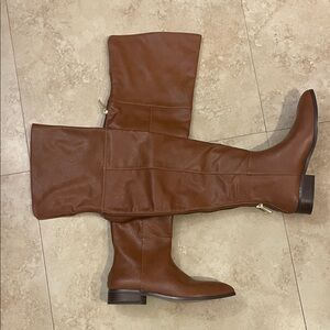 Guess Brown Leather Knee-High Boots zipper in back size 5.5